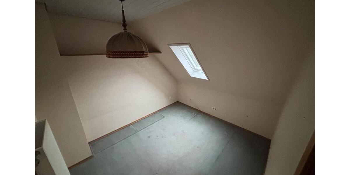 Doppelhaushälfte Solingen - 7 Zimmer, 166 m&sup2;, 290.000&euro; | Angebot:25048887