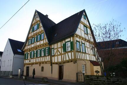 Haus Stuttgart Luginsland - 3 Zimmer, 85 m&sup2;, 1.403&euro; | Angebot:26337524