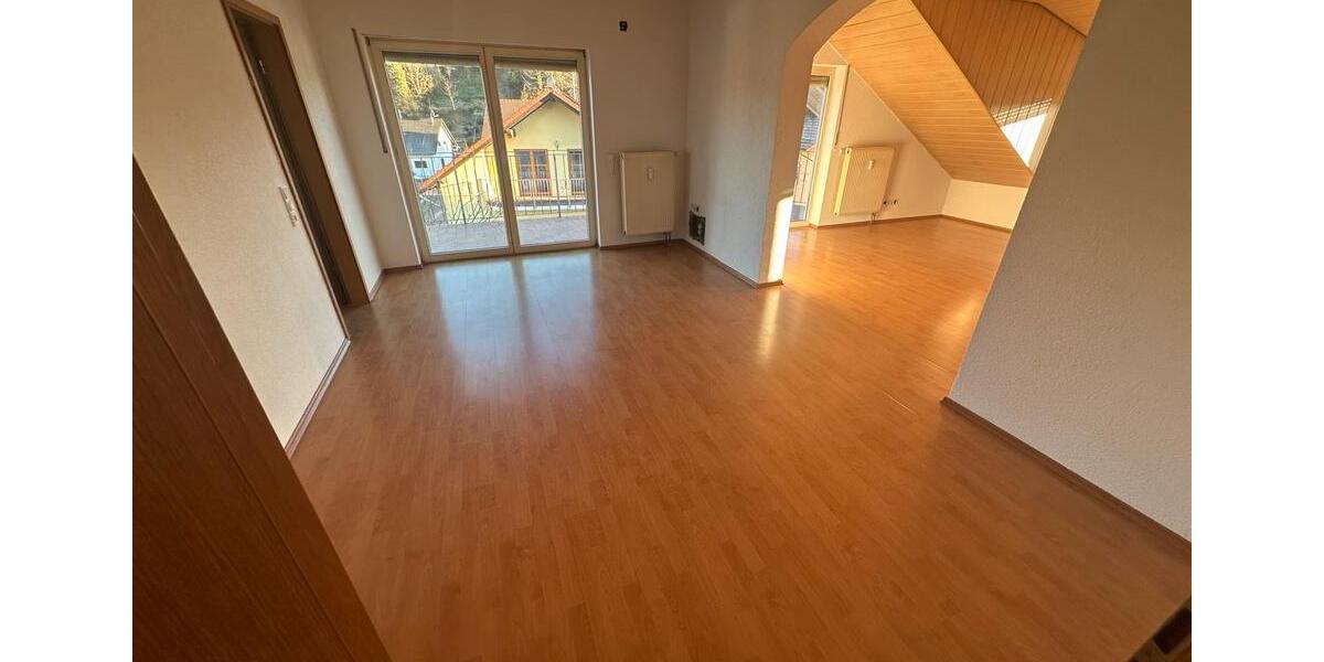 Großzügige 5ZKB Dachgeschosswohnung mit 2 Balkonen 5 zimmer