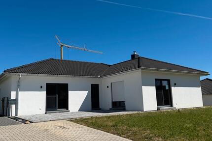 Haus Hohenroth - 5 Zimmer, 137 m&sup2;, 1.450&euro; | Angebot:26462337