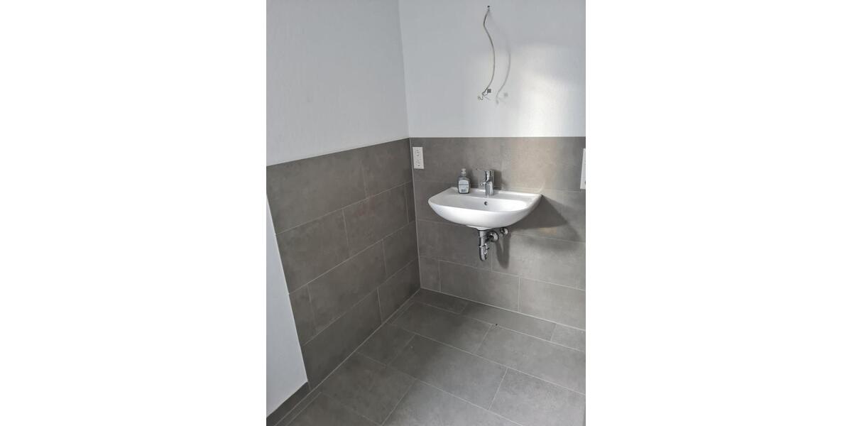 Erdgeschoßwohnung Bietigheim - 2 Zimmer, 80 m&sup2;, 1.080&euro; | Angebot:25403619