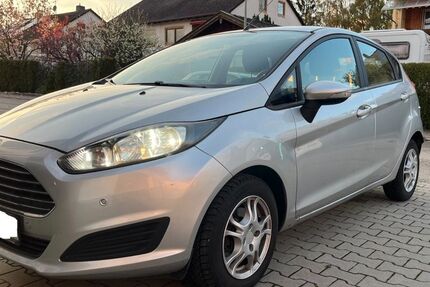 Ford Fiesta 121.000 km 4.900 &euro; Edling 83533