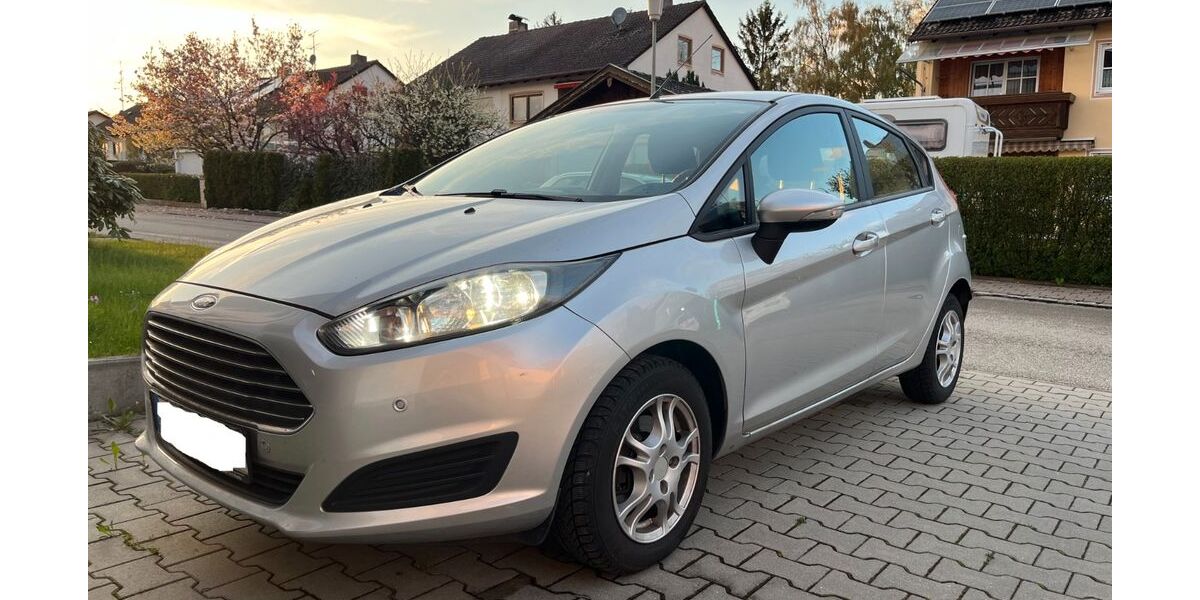 Ford Fiesta 121.000 km 4.900 &euro; Edling 83533