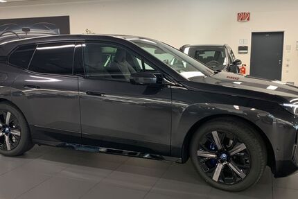BMW iX 10.500 km 56.899 € Unterschleißheim 85716