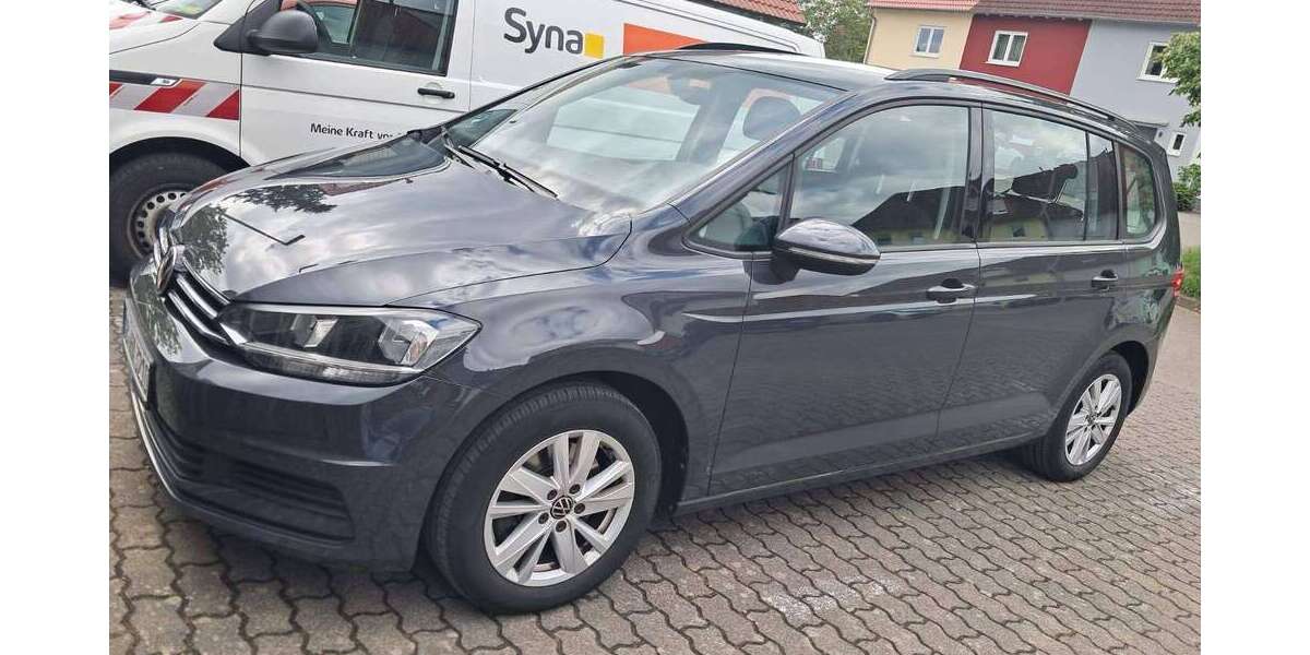 VW Touran 68.811 km 21.990 &euro; Mainaschaff 63814