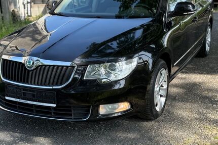 Skoda Superb 223.000 km 2.999 &euro; Köln 51107