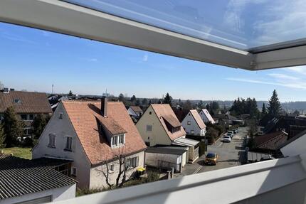 Schöne sonnige DG 2-Zi.-Whg. im Grünen