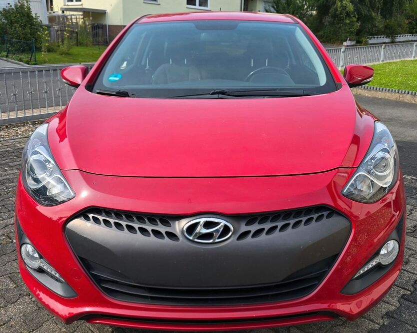 i30