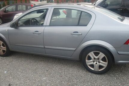 Opel Astra 190.000 km 999 € Hannover 30419