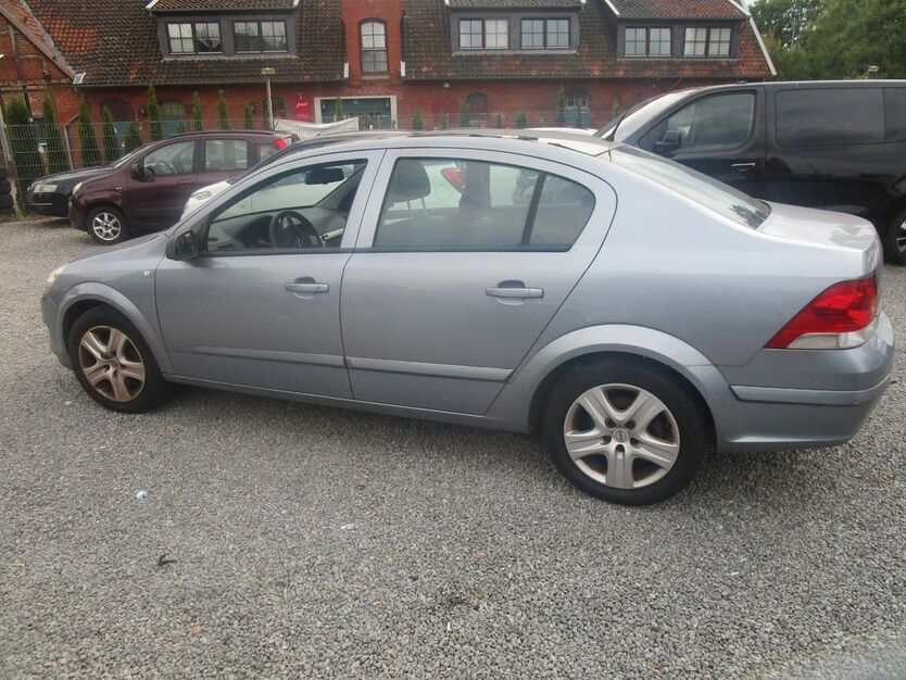 Opel Astra 190.000 km 999 € Hannover 30419