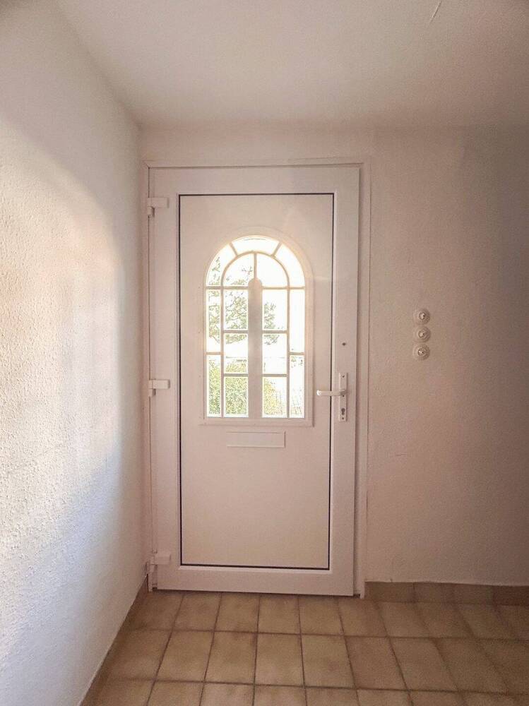 Einmalige Gelegenheit: Zweifamilienhaus mit Garten und Garage in Übach-Palenberg