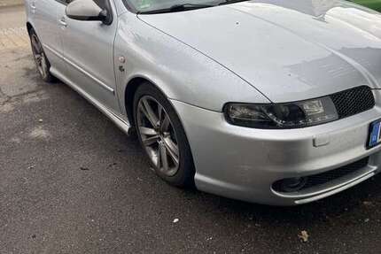 Seat Leon 260.000 km 2.500 € Haigerloch 72401