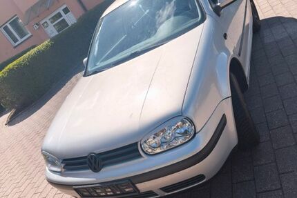 VW Golf 219.000 km 2.350 &euro; Triptis 07819