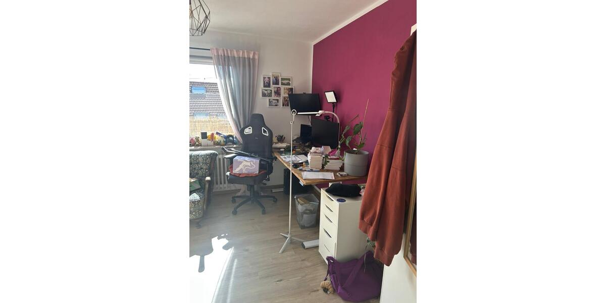 Dachgeschoßwohnung Saarbrücken - 4 Zimmer, 100 m&sup2;, 1.300&euro; | Angebot:26611843