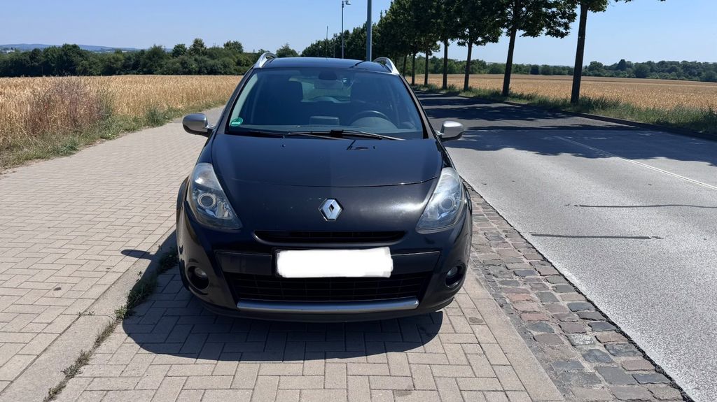 Renault Clio 146.000 km 2.900 &euro; Wiesbaden 65199