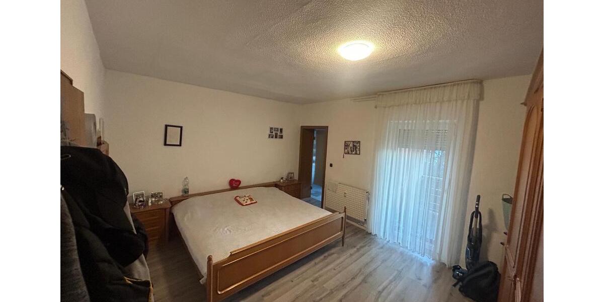 Etagenwohnung Eiterfeld - 4 Zimmer, 110 m&sup2;, 790&euro; | Angebot:24899297