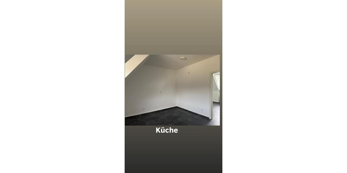 Dachgeschoßwohnung Gelsenkirchen Gelsenkirchen-Mitte - 4 Zimmer, 110 m&sup2;, 1.300&euro; | Angebot:26664036
