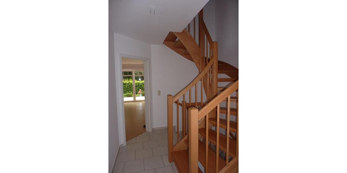 Doppelhaushälfte Pinneberg - 5 Zimmer, 145 m&sup2;, 1.650&euro; | Angebot:24679859