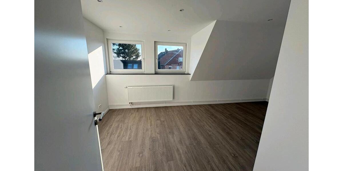 Dachgeschoßwohnung Harsum - 3 Zimmer, 65 m&sup2;, 600&euro; | Angebot:25047513