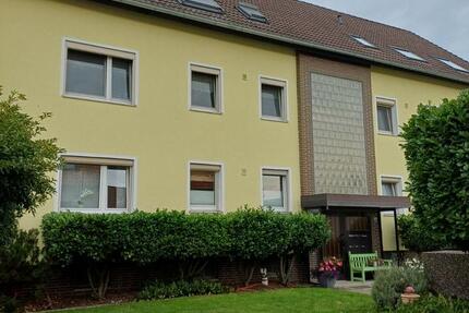 TOP sanierte DG Wohnung in ruhiger Lage zimmer