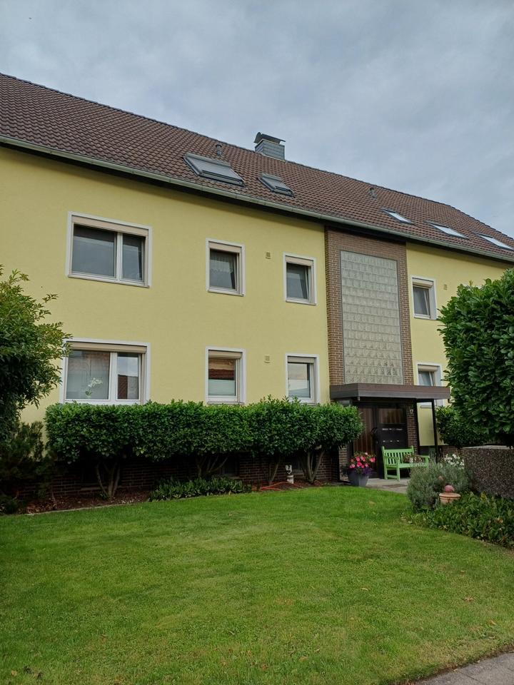 TOP sanierte DG Wohnung in ruhiger Lage zimmer