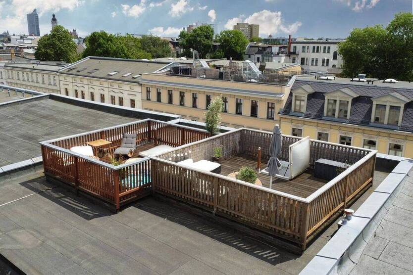 INVESTITION MIT WEITSICHT Vermietete 2-Raum-Wohnung mit Balkon & Dachterrasse im Zentrum Leipzigs