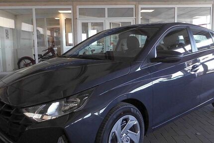 Hyundai i20 27.276 km 13.990 &euro; Steinbergkirche 24972