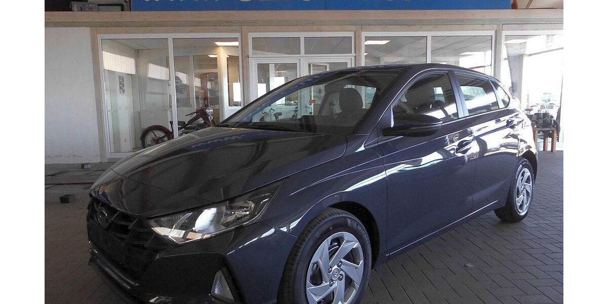 Hyundai i20 27.276 km 13.990 &euro; Steinbergkirche 24972