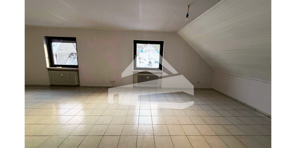 Etagenwohnung Kenn - 3 Zimmer, 93 m&sup2;, 832&euro; | Angebot:24460292