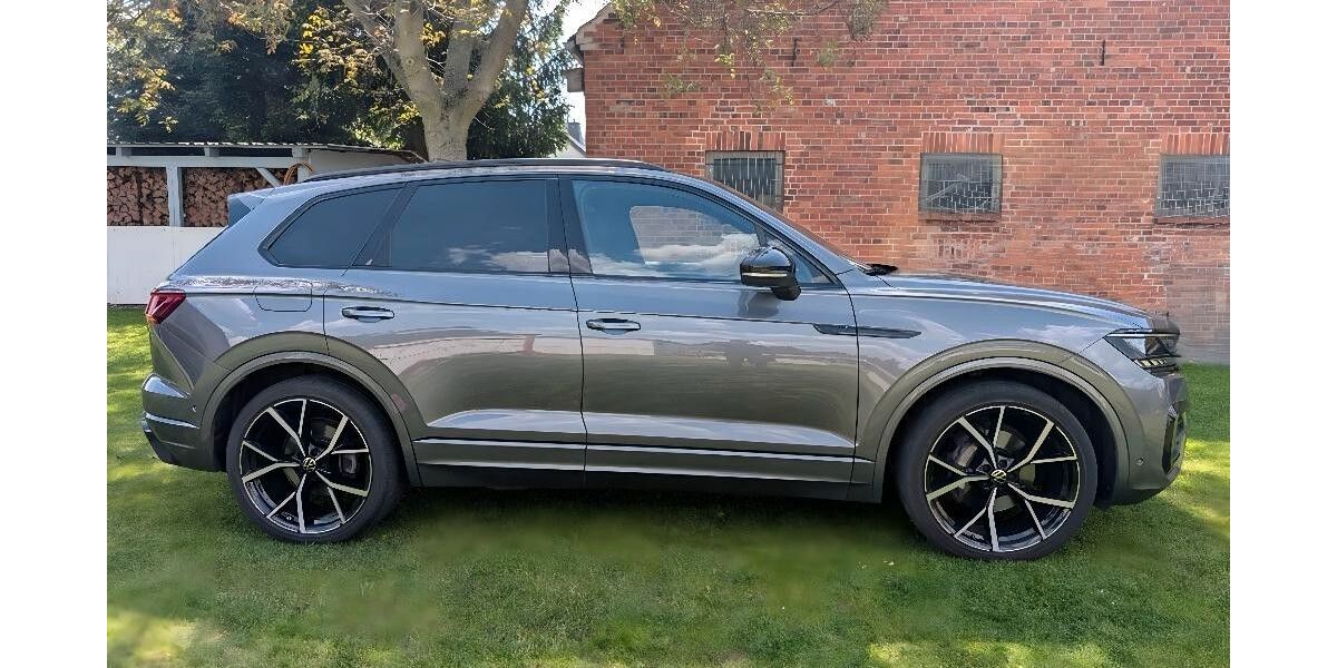 VW Touareg 62.500 km 58.900 € Burg 39288