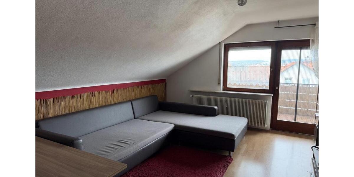Dachgeschoßwohnung Bad Neustadt an der Saale - 4 Zimmer, 80 m&sup2;, 550&euro; | Angebot:26213373