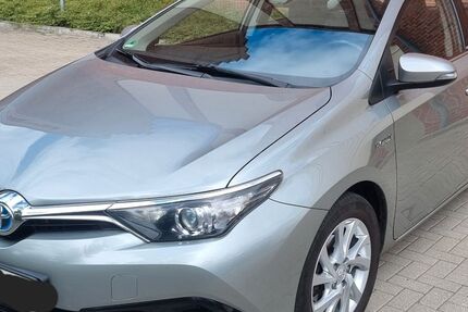 Toyota Auris 335.223 km 8.990 &euro; Berlin 12489