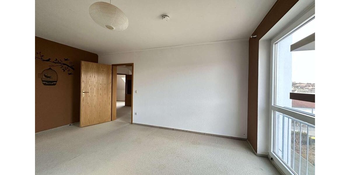 Dachgeschoßwohnung Niesky - 3 Zimmer, 74 m&sup2;, 545&euro; | Angebot:25252696