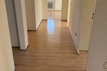 5 ZBK-Erdgeschosswohnung mit Terrasse und abgeschlossenem Garten 5 zimmer