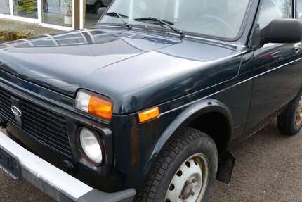 Lada Niva 42.035 km 3.999 &euro; Oberviechtach 92526