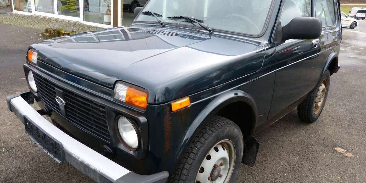 Lada Niva 42.035 km 3.999 &euro; Oberviechtach 92526