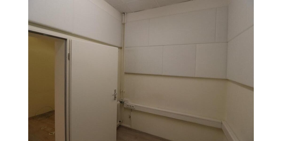 Vielseitige 76 m² Gewerbefläche mit Schaufenster in Seesen 6297.10202 zimmer