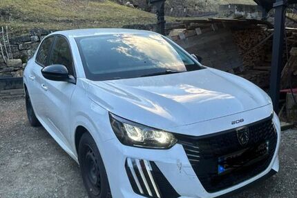 Peugeot 208 19.355 km 14.499 &euro; Meiningen 98617