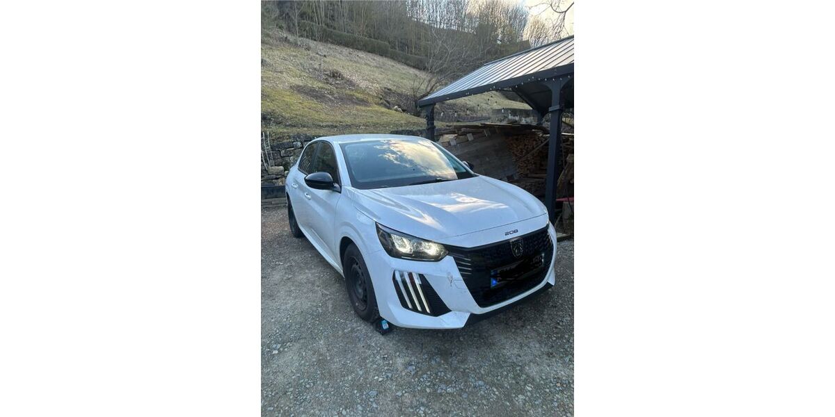 Peugeot 208 19.355 km 14.499 &euro; Meiningen 98617