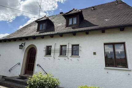 Haus zum Kaufen in Höchstadt an der Aisch 375.000 € 146 m² 7 zimmer