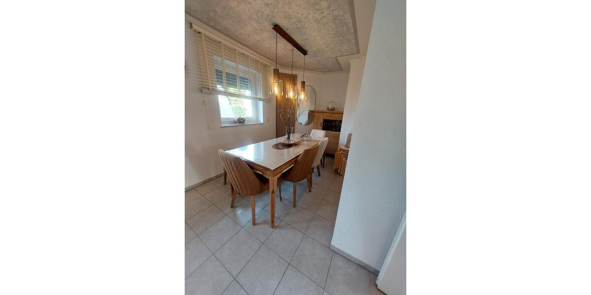 Einfamilienhaus Baesweiler - 8 Zimmer, 143 m&sup2;, 450.000&euro; | Angebot:25871723