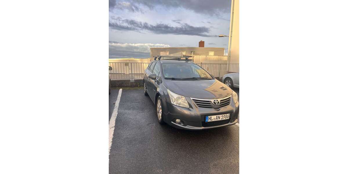 Toyota Avensis 311.000 km 3.300 &euro; Lübeck 23554