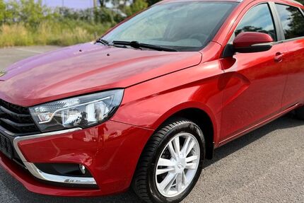 Lada Vesta 86.000 km 4.499 &euro; Berlin 12057