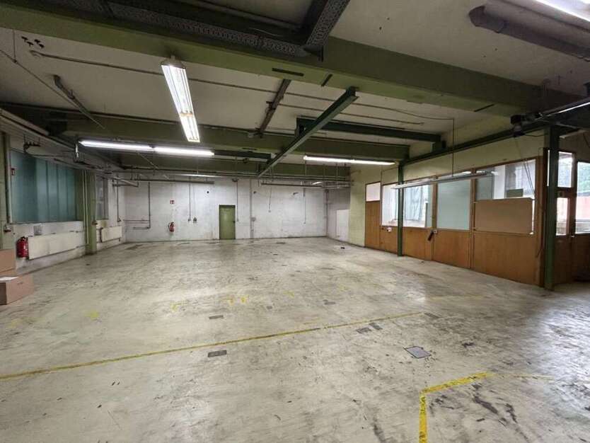 Halle in Maulbronn 1.825 € 309.7 m²