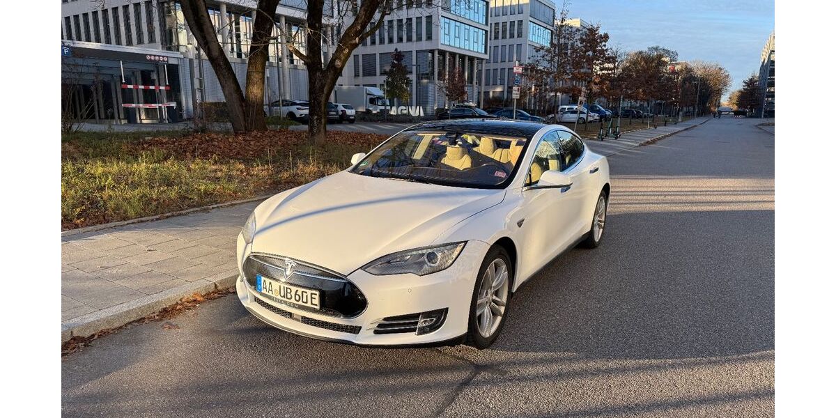 Tesla Model S 167.500 km 22.500 &euro; München 80807