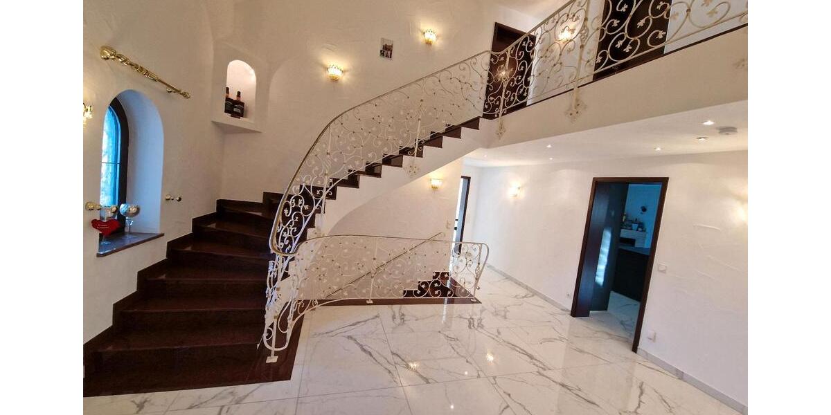Villa Illertissen - 10 Zimmer, 326 m&sup2;, 1.000.000&euro; | Angebot:27025551