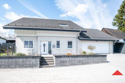Freistehendes Einfamilienhaus mit Doppelgarage in ruhiger Randlage von Meinerzhagen - Haus Meinerzhagen Valbert | Angebot:26295133