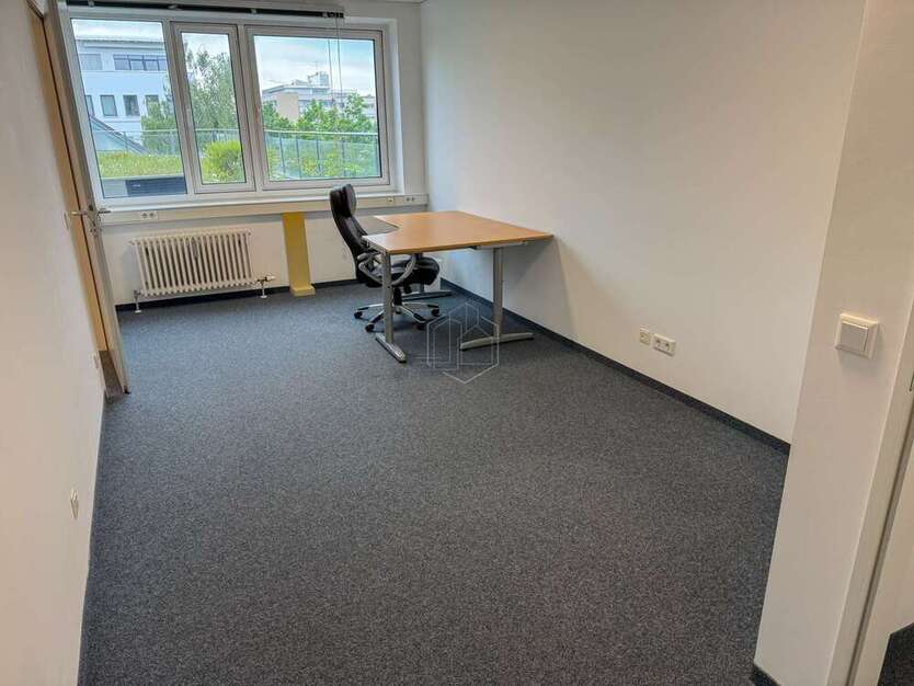 Büro in Germering 603 € 17 m²