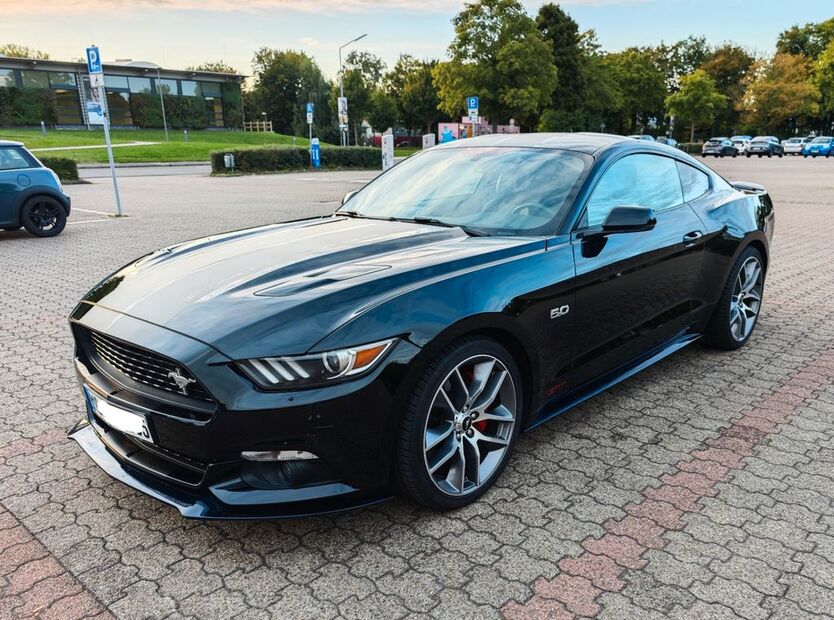 Ford Mustang 64.800 km 29.900 € Moers 47445