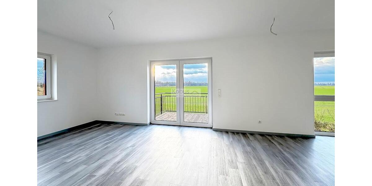 Erstbezug: OG-Wohnung (links) mit Balkon zu vermieten 3 zimmer